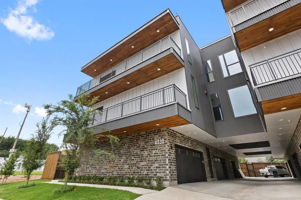 4330 Dickason Avenue, #102