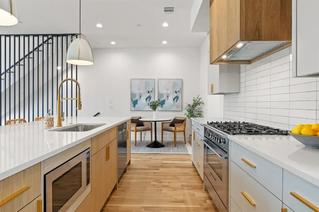4330 Dickason Avenue, #102