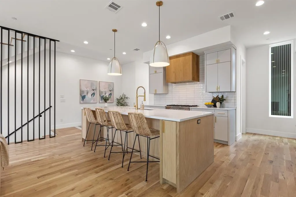 4330 Dickason Avenue, #102