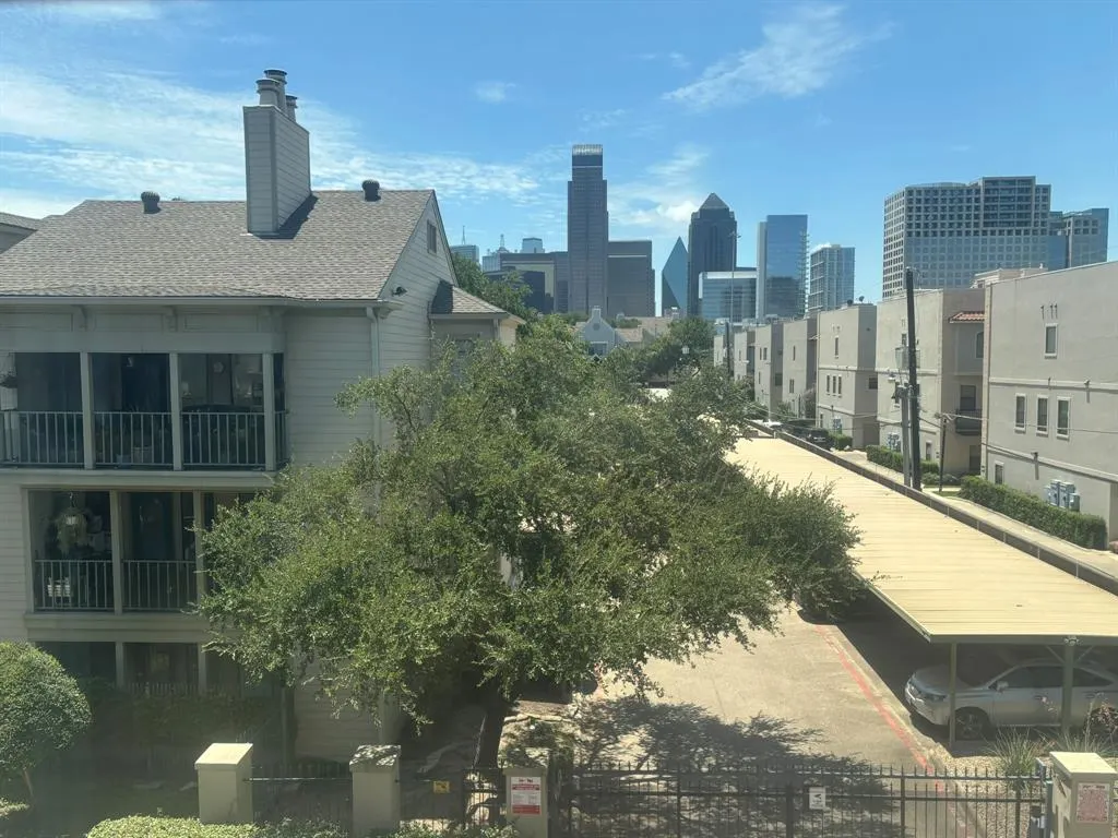 1008 Pavillion Street