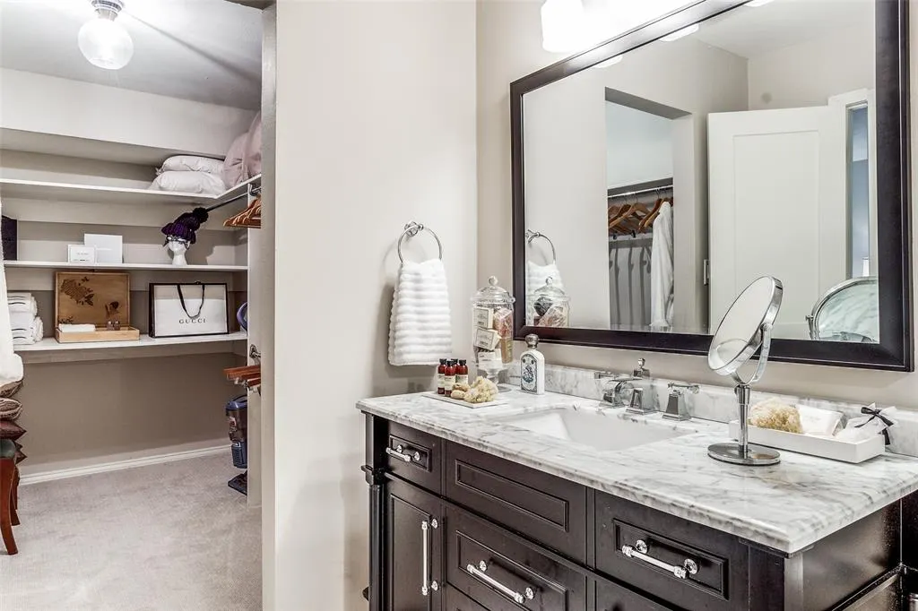 15904 Archwood Lane, #1020