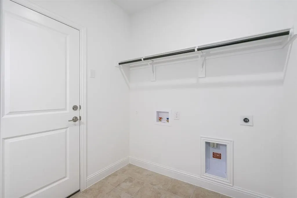 1128 Wheatgrass Mews