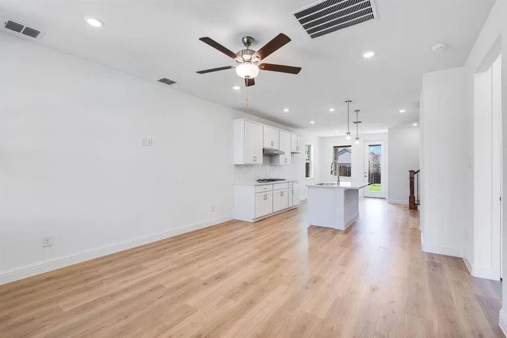 1128 Wheatgrass Mews