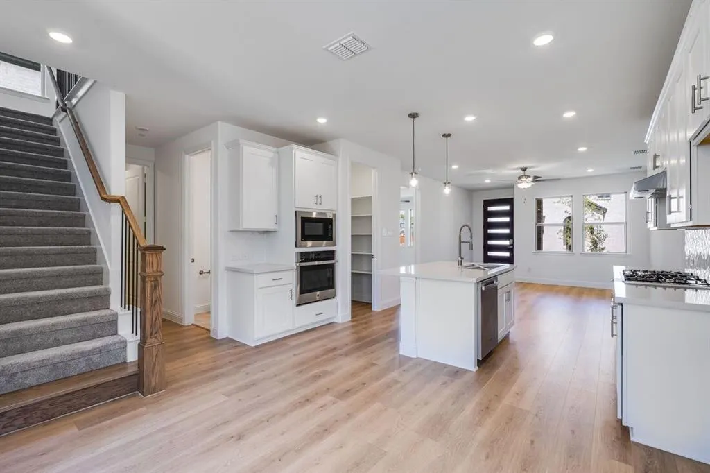 1128 Wheatgrass Mews