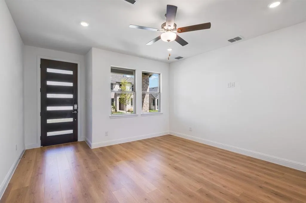 1128 Wheatgrass Mews