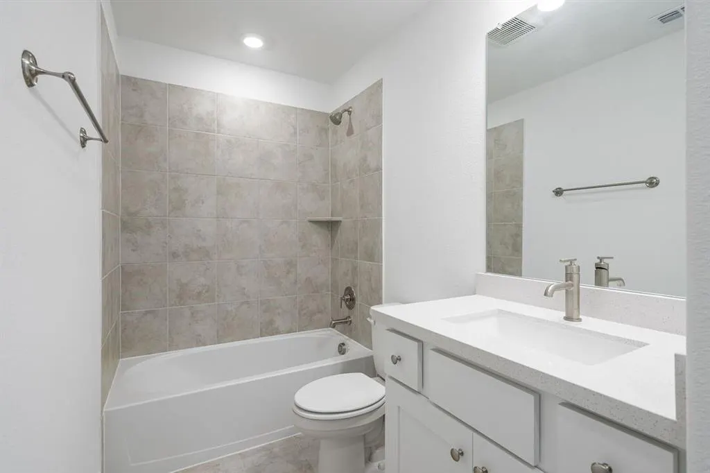1128 Wheatgrass Mews