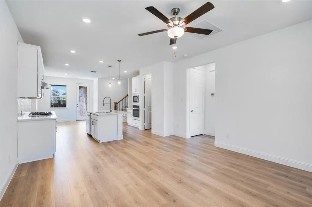 1128 Wheatgrass Mews