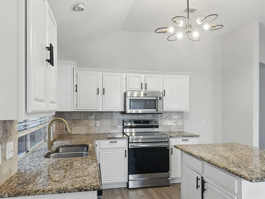 1012 Blackenhurst Lane