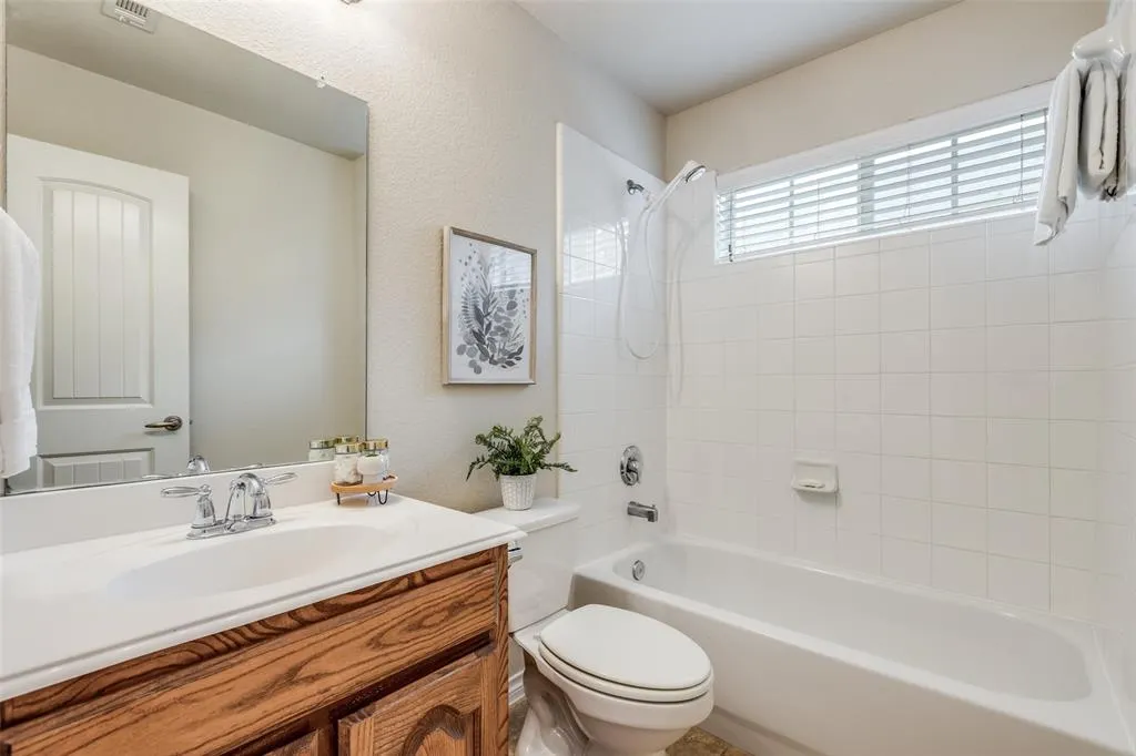 8209 Indian Palms Trail