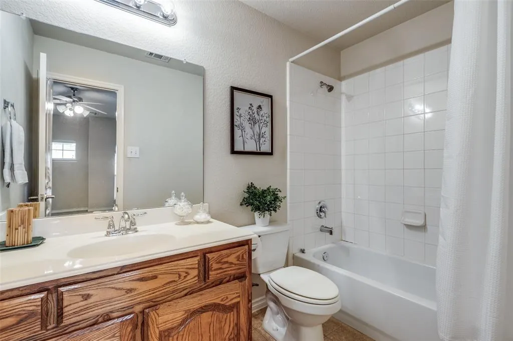 8209 Indian Palms Trail