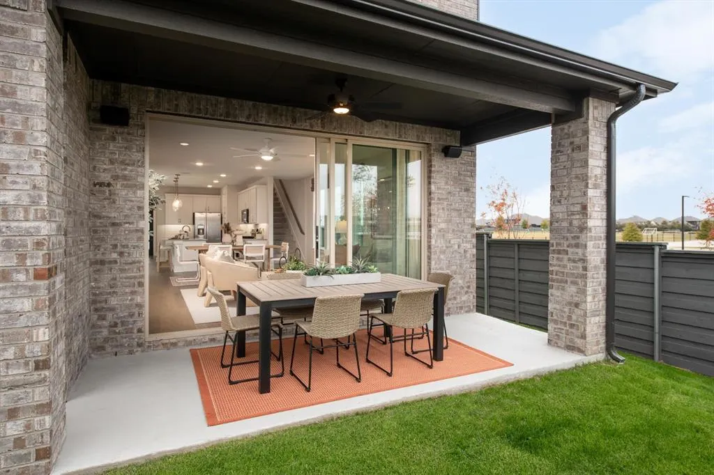 1117 Amaryllis Lane