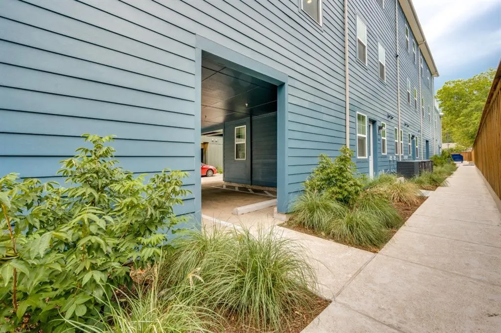5317 Reiger Avenue, #301