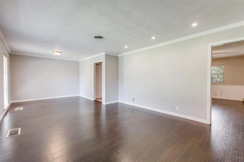 2733 Whitewood Drive