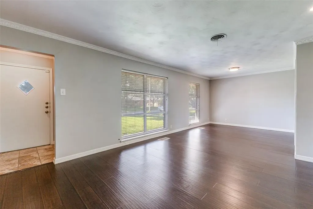 2733 Whitewood Drive