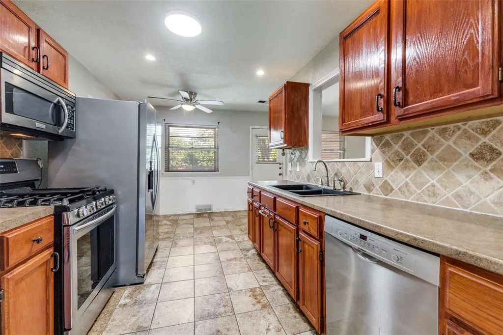 2733 Whitewood Drive