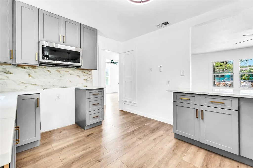 3916 Vanette Lane