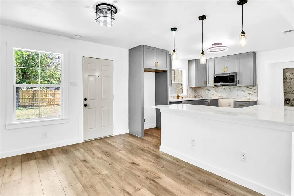 3916 Vanette Lane