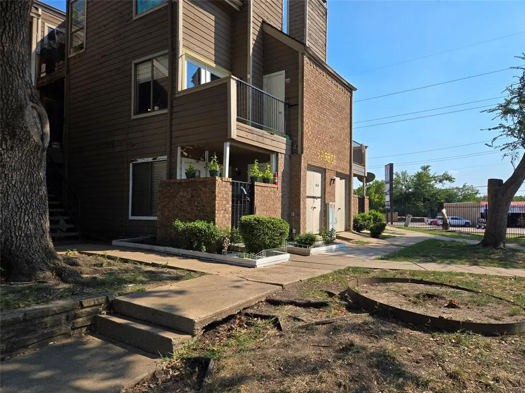 9801 Walnut Street, #102