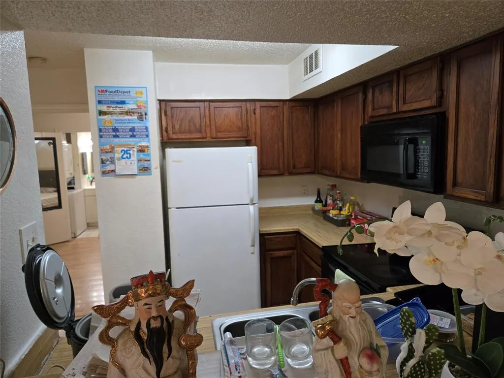 9801 Walnut Street, #102