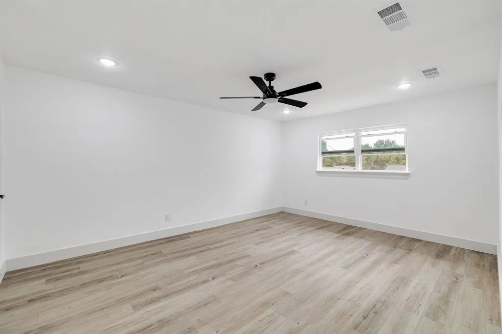 1231 Ridgeway Drive
