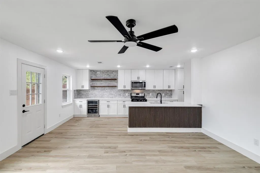 1231 Ridgeway Drive