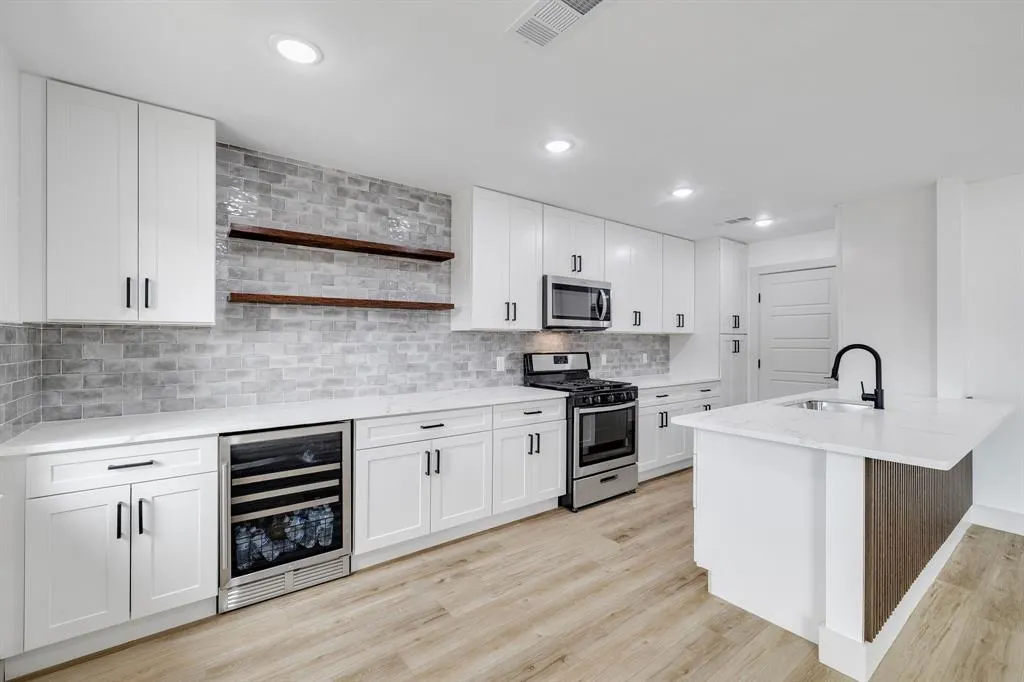 1231 Ridgeway Drive