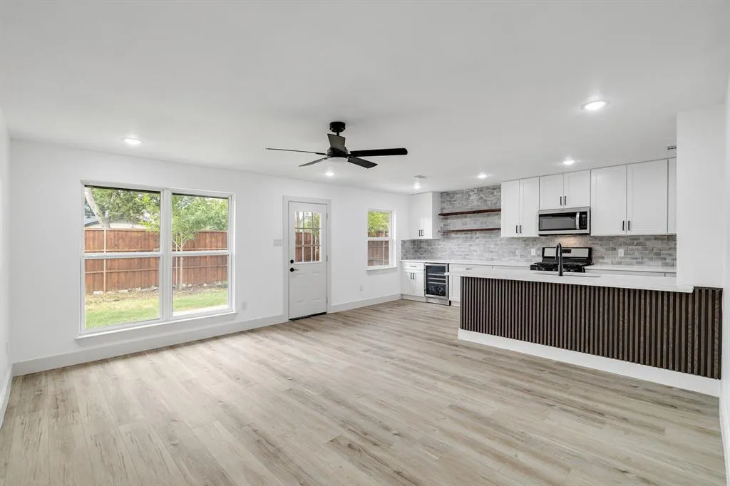 1231 Ridgeway Drive