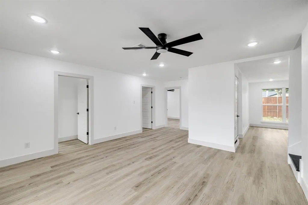 1231 Ridgeway Drive