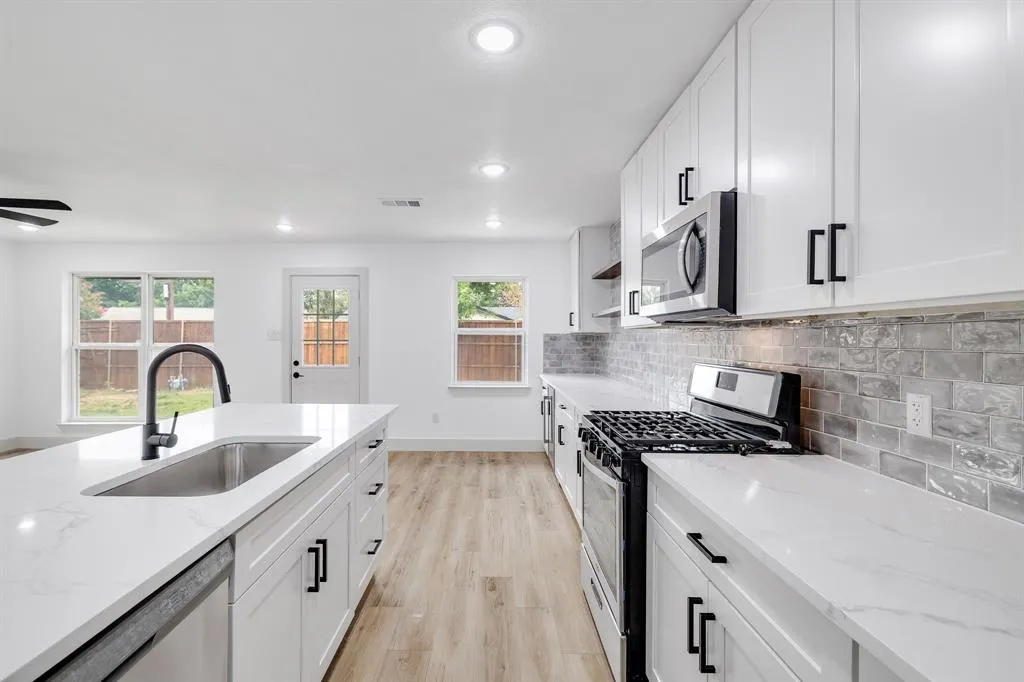 1231 Ridgeway Drive