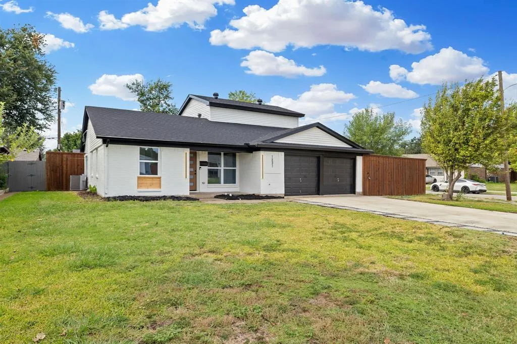 1231 Ridgeway Drive
