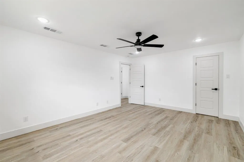 1231 Ridgeway Drive