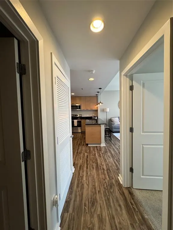 1200 Main Street, #812