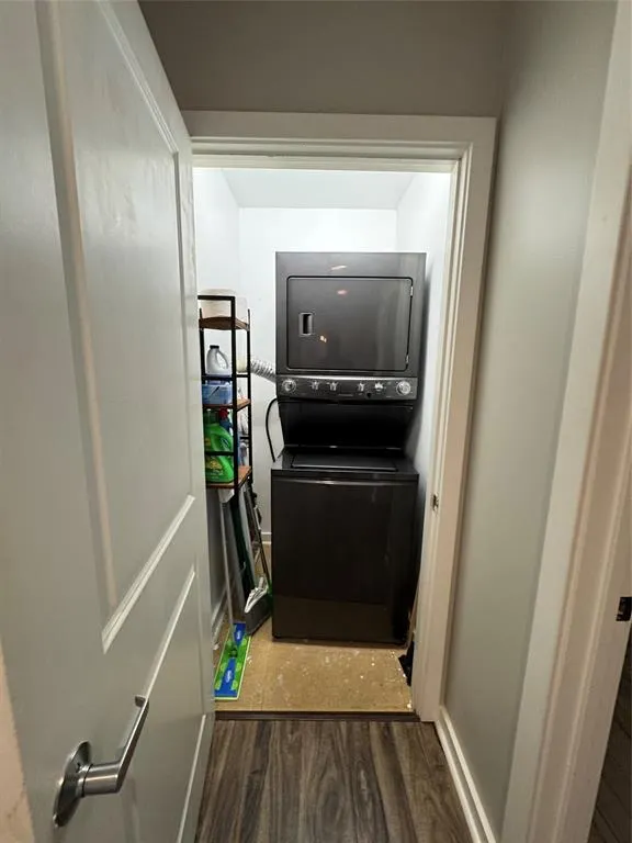 1200 Main Street, #812