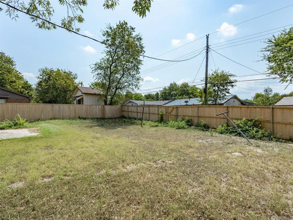 1142 Deerwood Drive