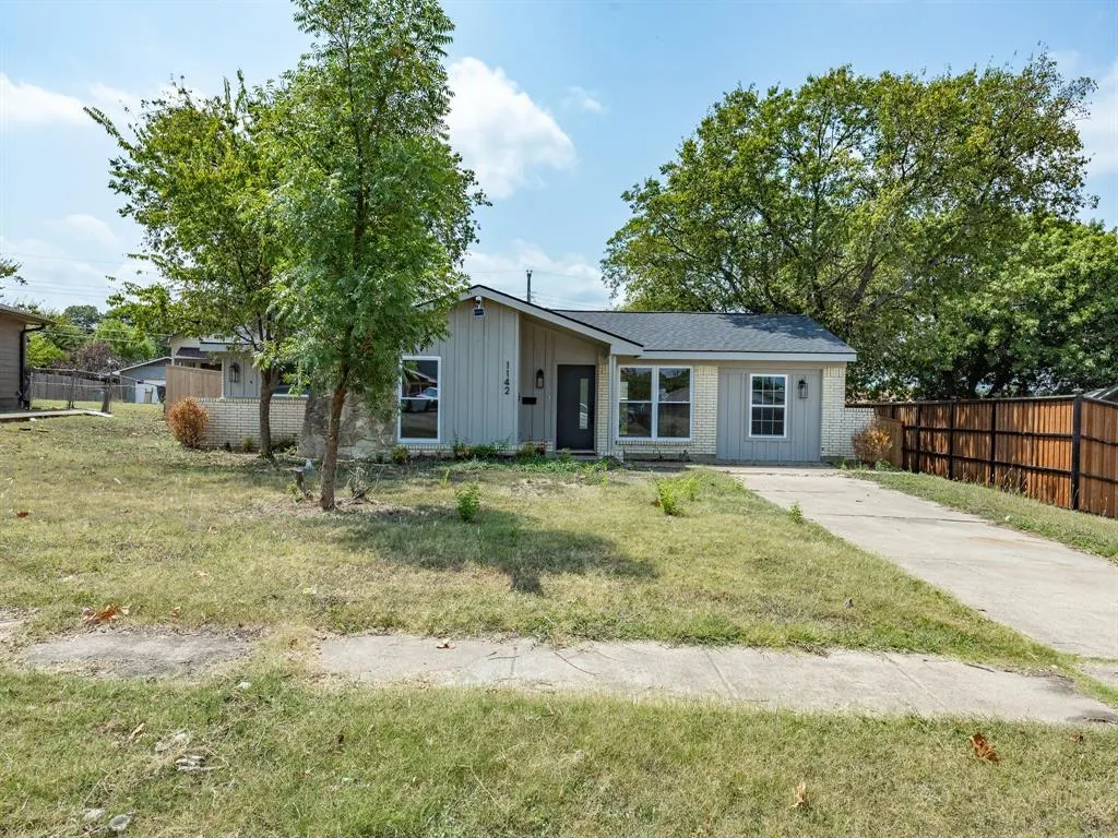 1142 Deerwood Drive