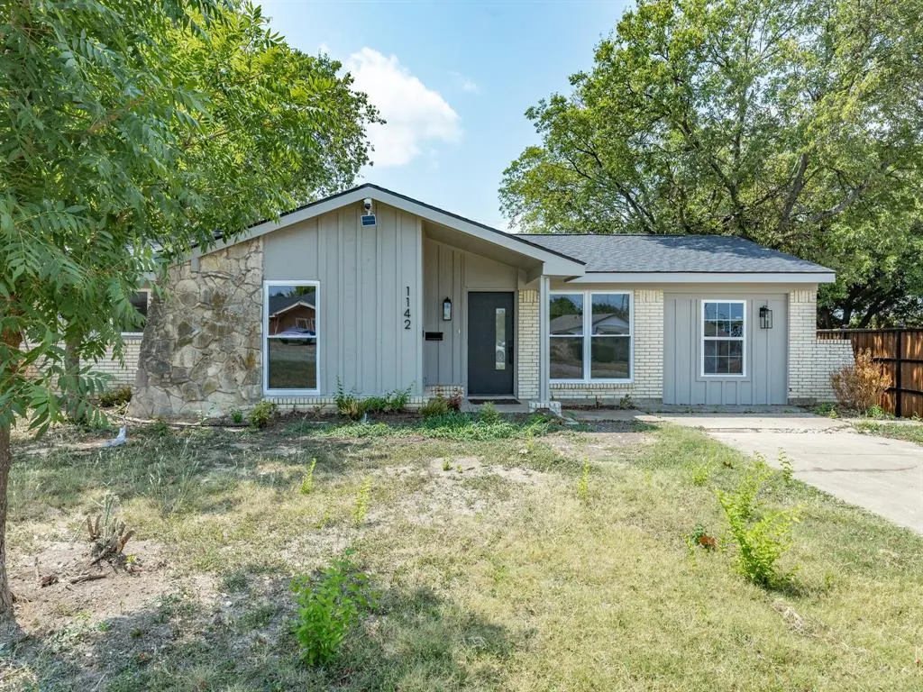 1142 Deerwood Drive