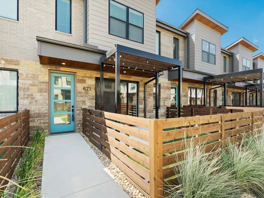 871 Cavitt Court