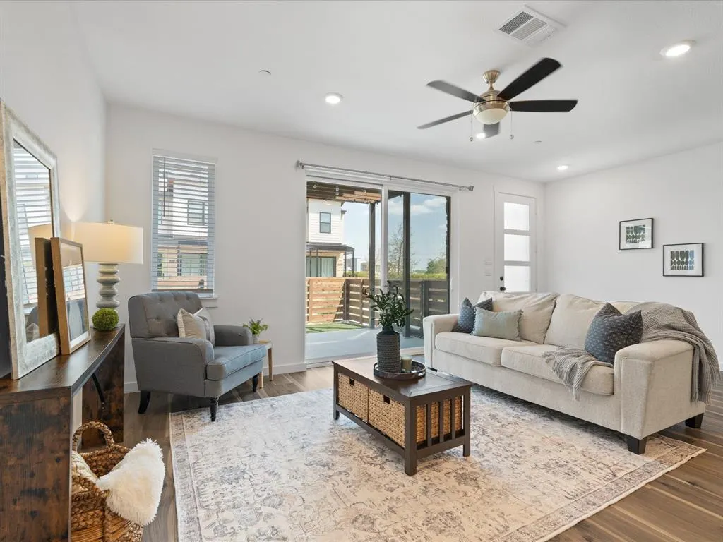 871 Cavitt Court