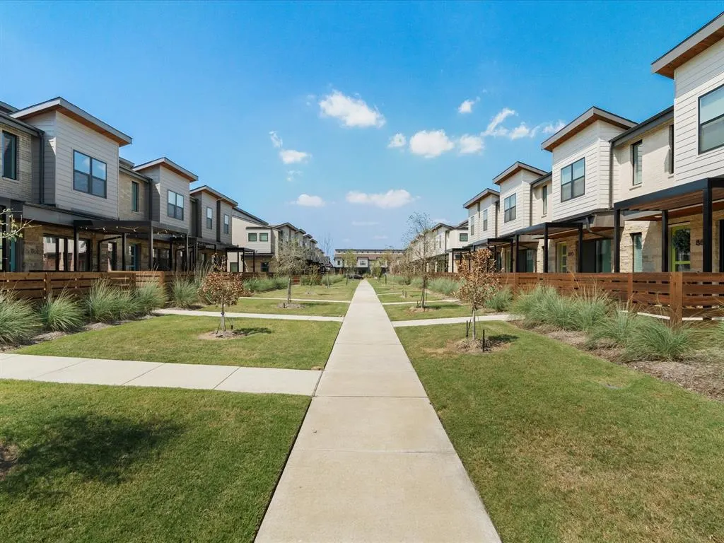 871 Cavitt Court