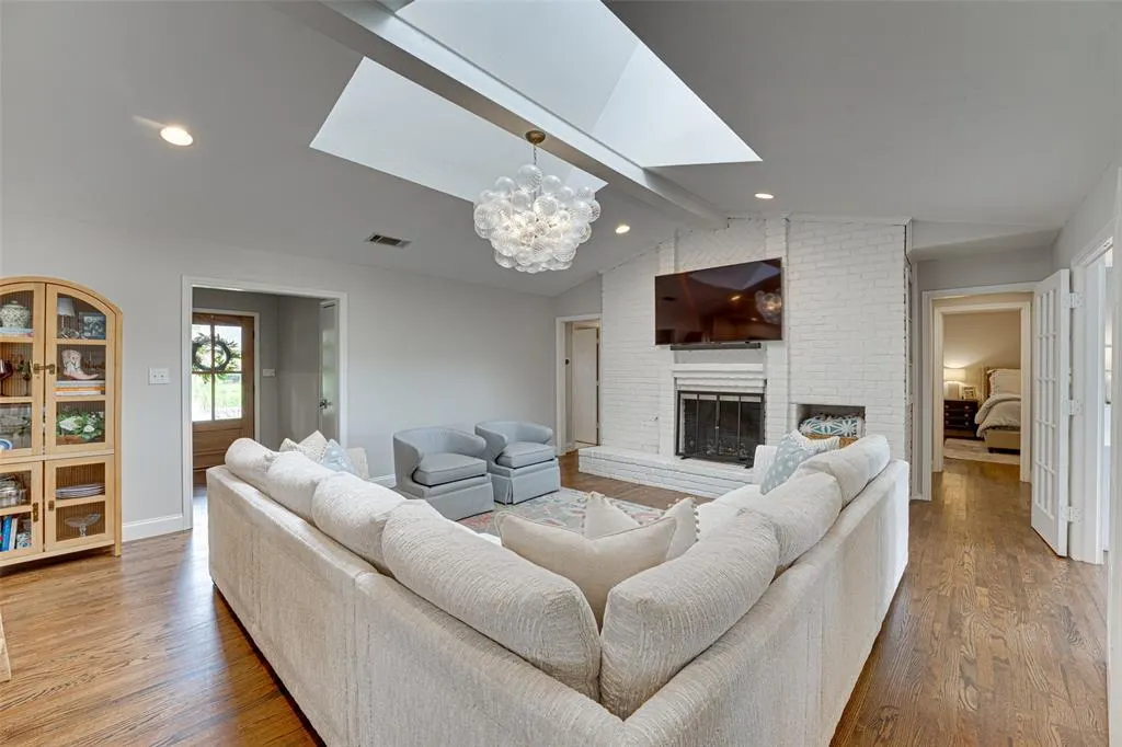 6122 White Rose Trail