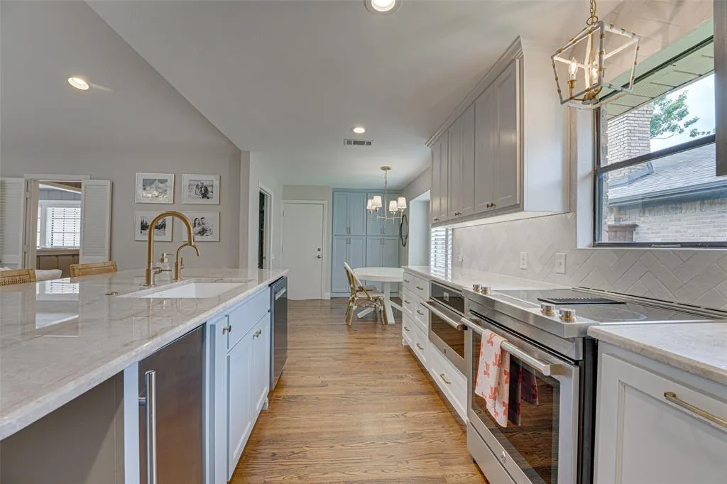 6122 White Rose Trail