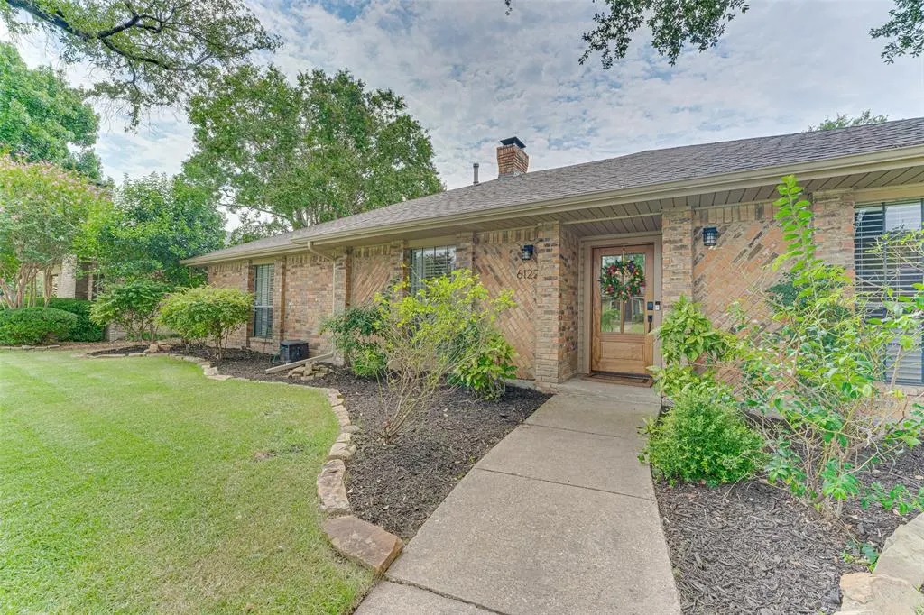 6122 White Rose Trail