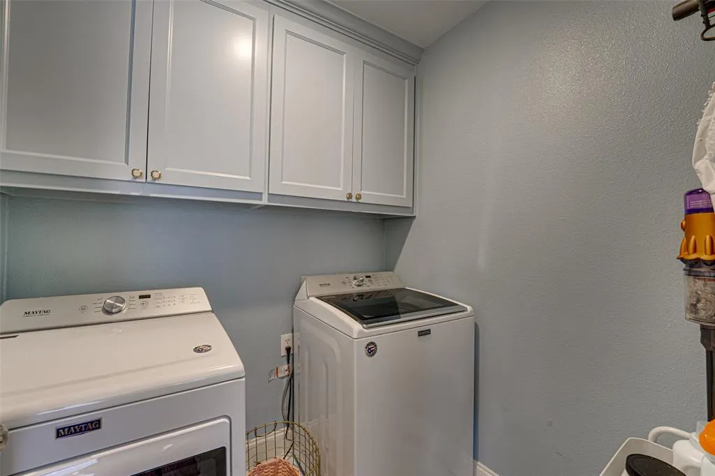 6122 White Rose Trail