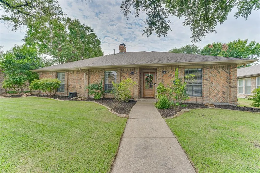 6122 White Rose Trail