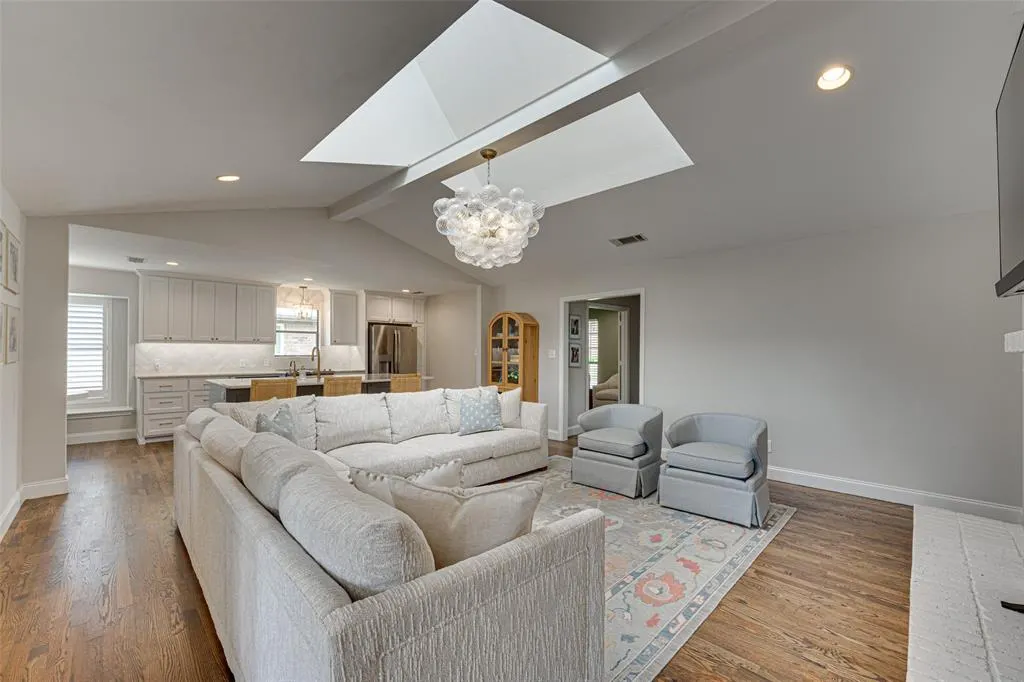 6122 White Rose Trail