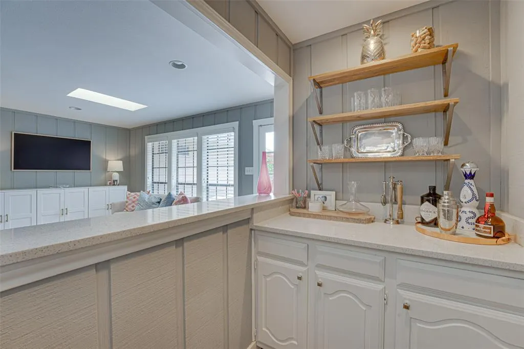 6122 White Rose Trail