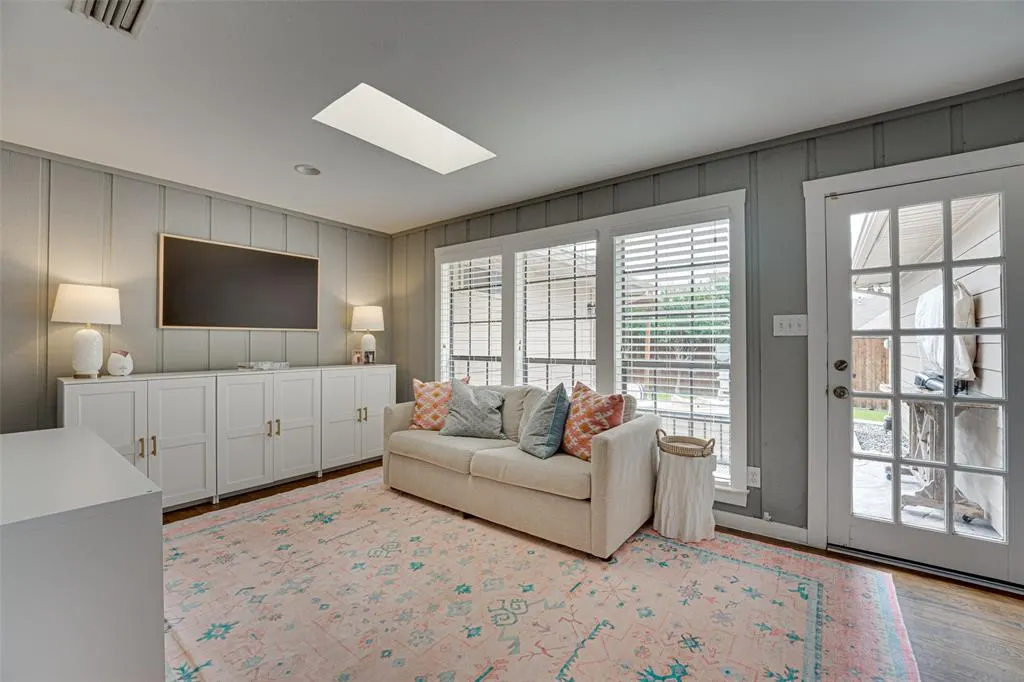 6122 White Rose Trail