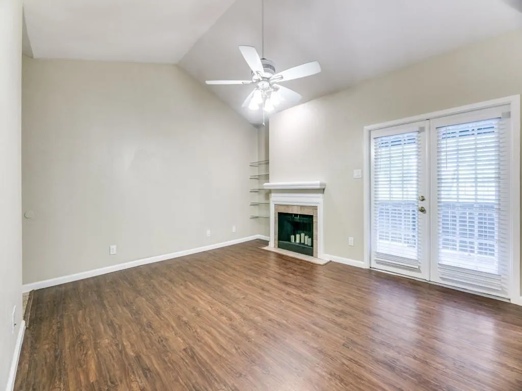 8601 Park Lane, #221
