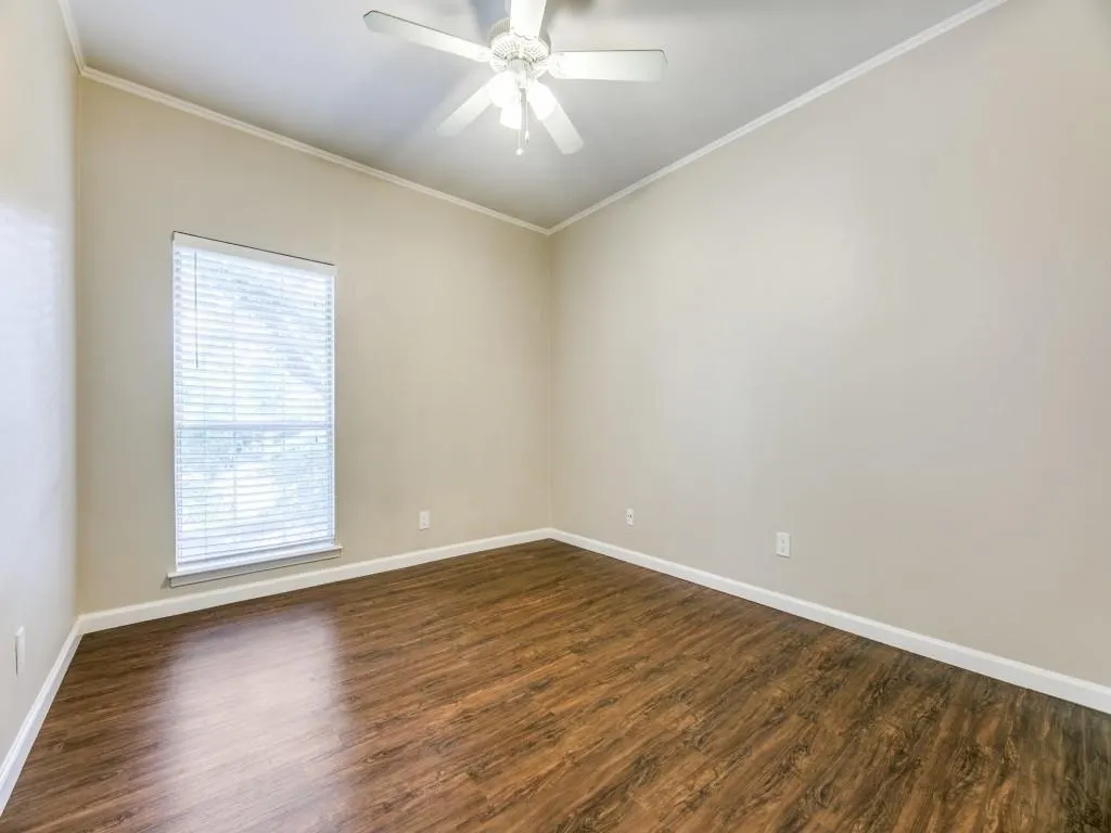 8601 Park Lane, #221