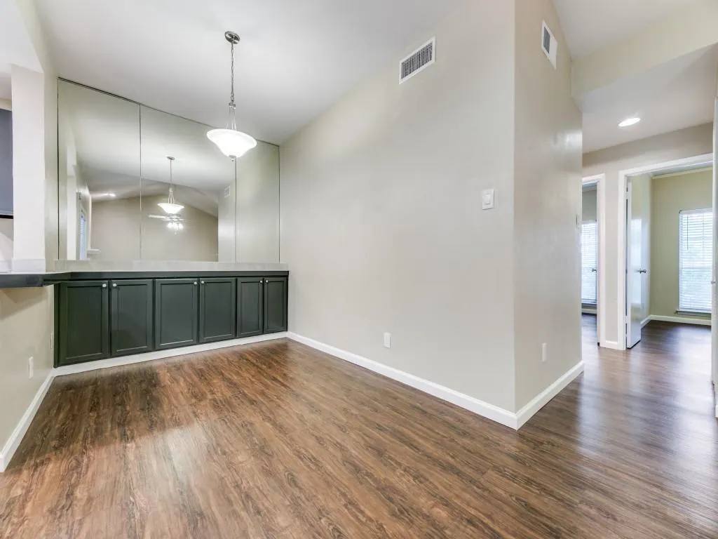 8601 Park Lane, #221